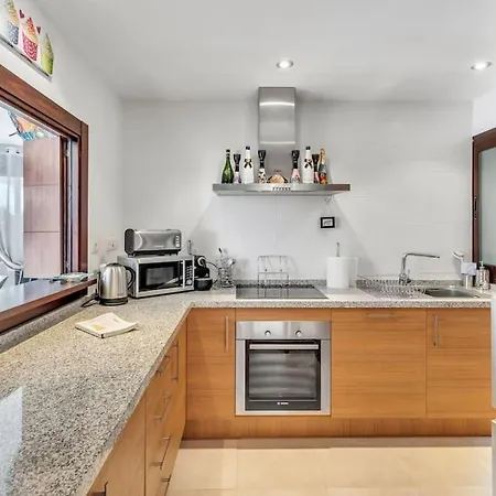 Apartamento Tematico Colorido Con Vista Al Mar - Pueblo Monteros Apartment Marbella