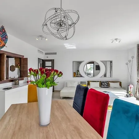 Apartamento Tematico Colorido Con Vista Al Mar - Pueblo Monteros Apartment *