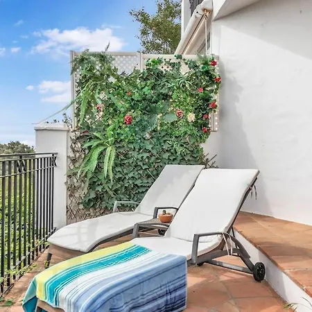 Apartamento Tematico Colorido Con Vista Al Mar - Pueblo Monteros Apartment