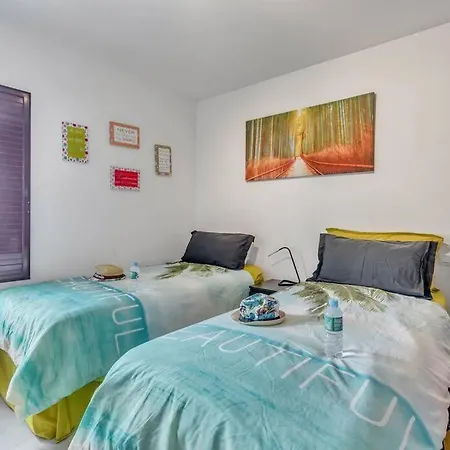 Apartamento Tematico Colorido Con Vista Al Mar - Pueblo Monteros Apartment
