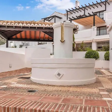 Apartamento Tematico Colorido Con Vista Al Mar - Pueblo Monteros Marbella